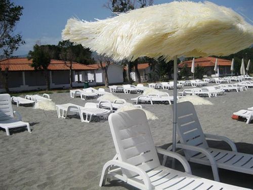Villaggio Simenzaru Mongiove Екстер'єр фото